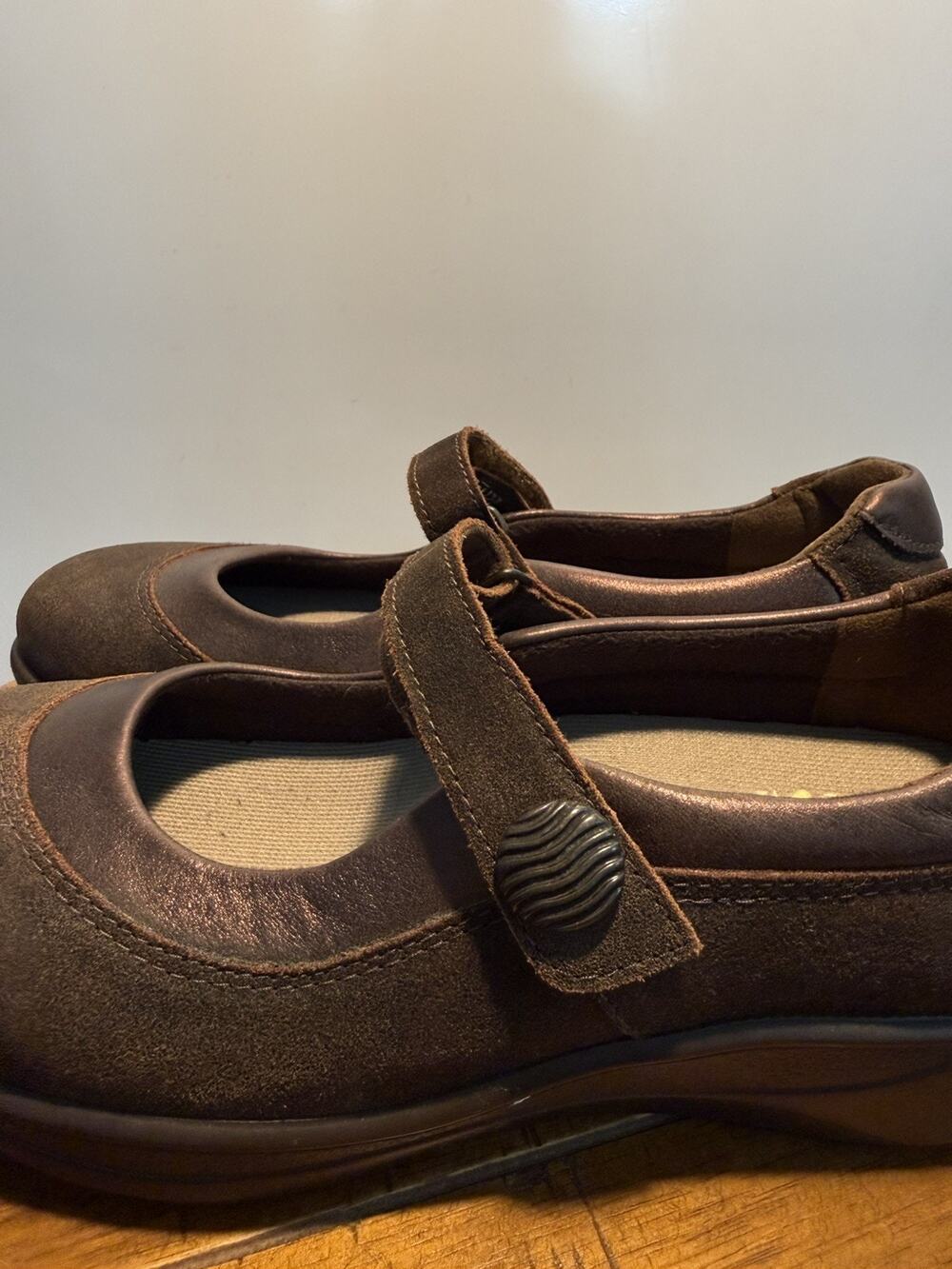 NEW SAS Step Out Brown Suede Metallic Mary Jane Shoes Womens 7.5 Made in USA
